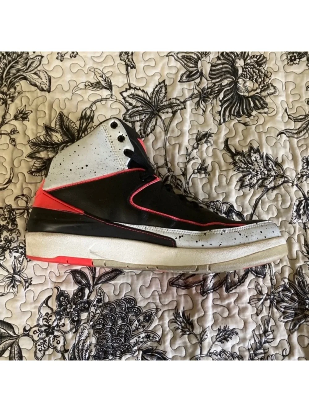 Jordan Men’s Retro Infrared Red 23 size 9.5